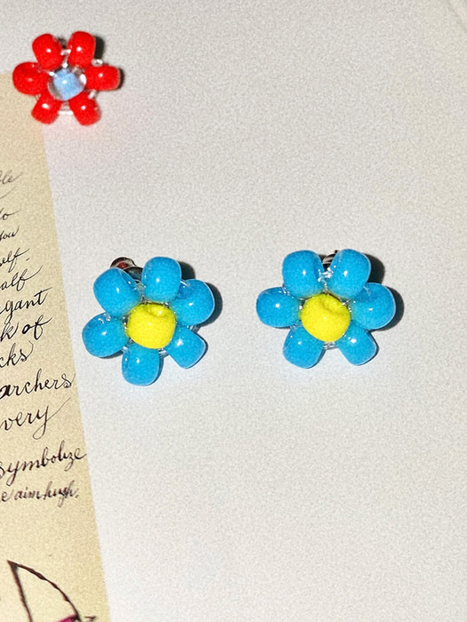 Blue Bell Flower Beads Earring 