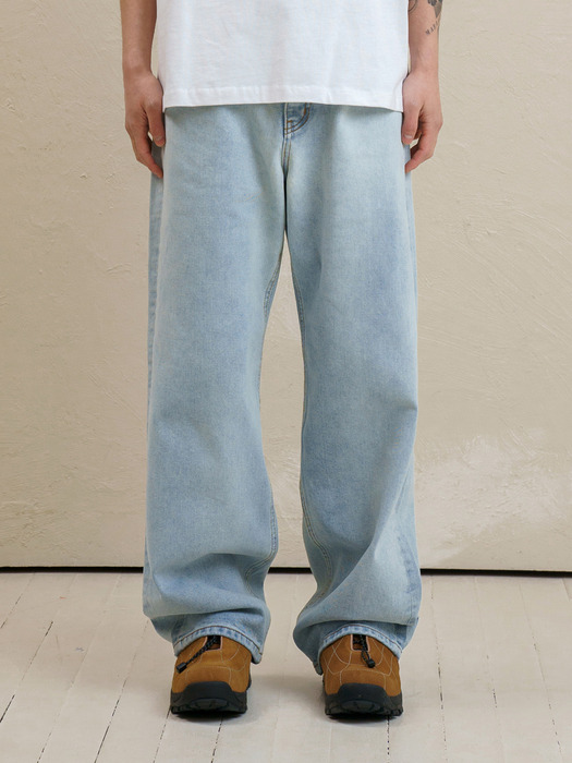 DEN0381 Bleach Blue Extra Wide Jeans