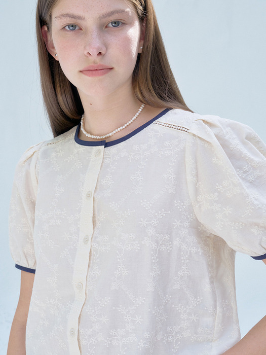 S Coloration Embroidery Blouse_2colors