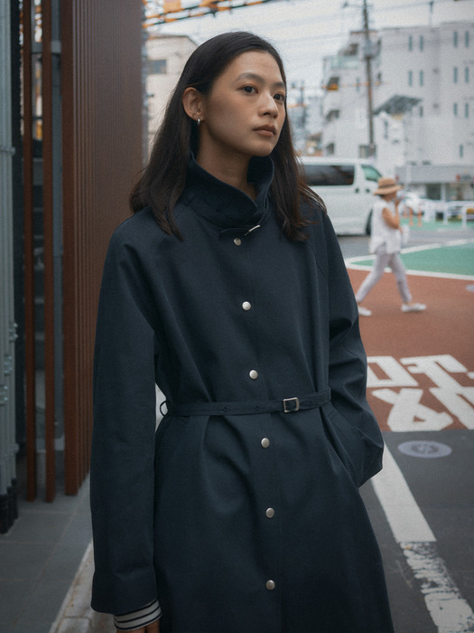 Slim belt raglan sleeve trench coat_Navy