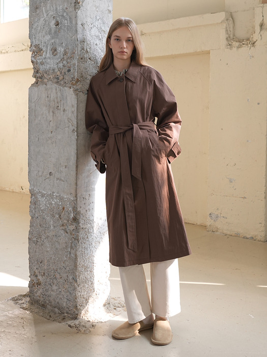 HIDDEN BUTTON TRENCH COAT / BROWN