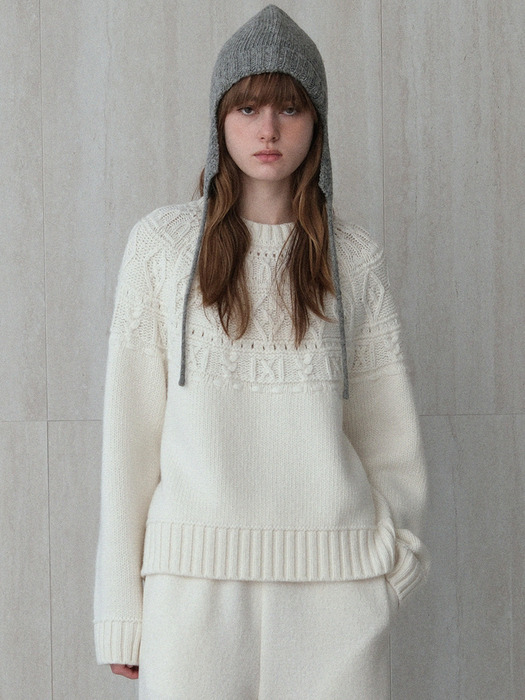 soft wool yoke cable sweater (ivory)