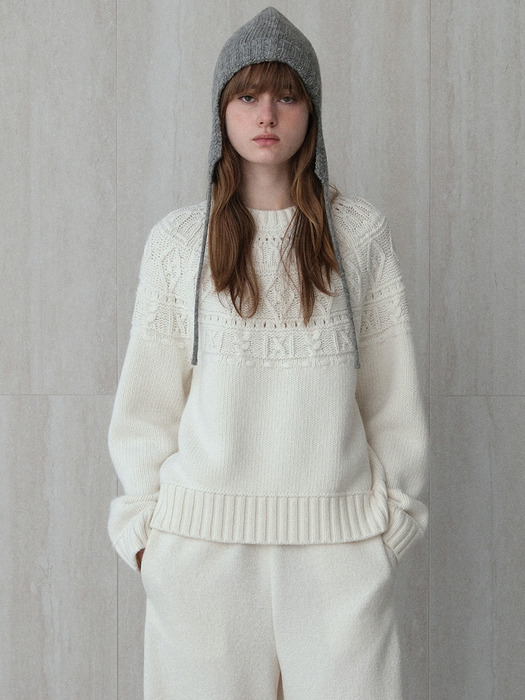 soft wool yoke cable sweater (ivory)