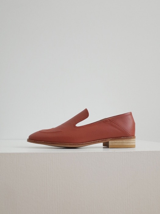 Embo stitches loafers Red brick