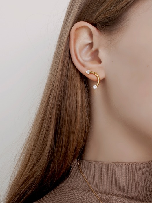 L.arc stud earring