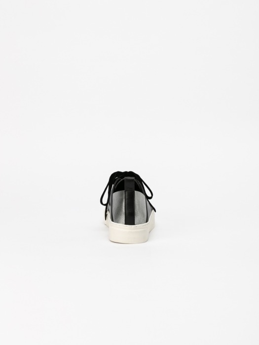 Lucello Sneakers in Black and Silver