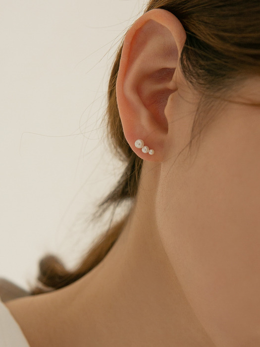 14k gold flat 3 layered pearl earrings (14K 골드)