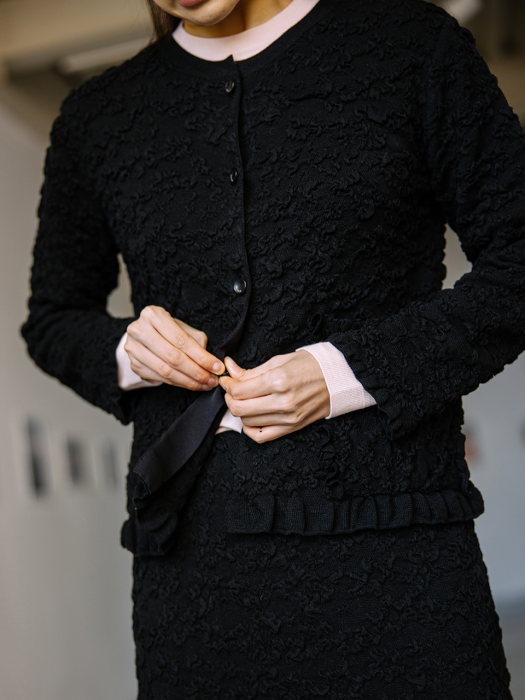 BLACK CRINKLE TEXTURED KNIT JACKET