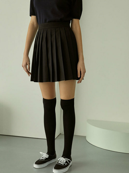 Lovely Pleats Mini Skirt (Black)