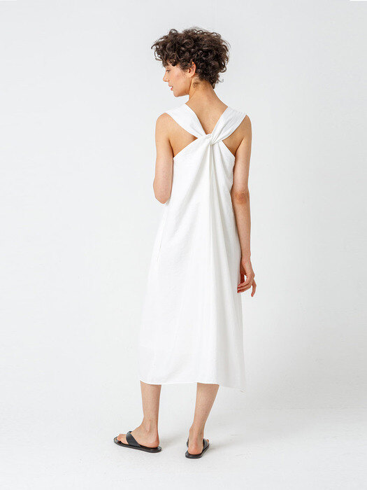 Back twist dress_White