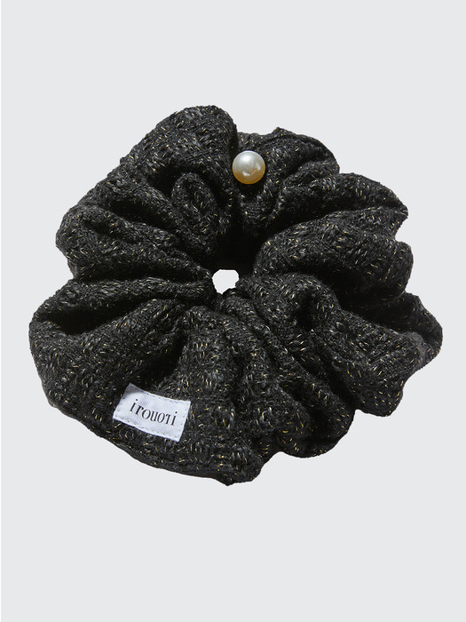 Tweed Pearl Oversize Scrunchy (black)