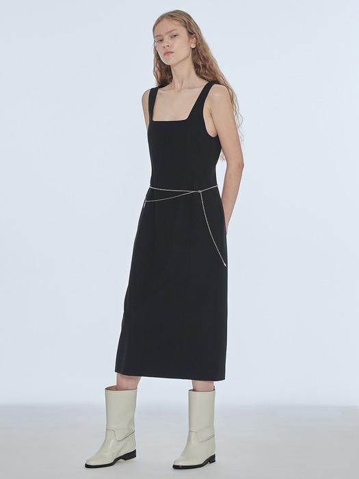 CURVED SILHOUETTE DRESS (black)