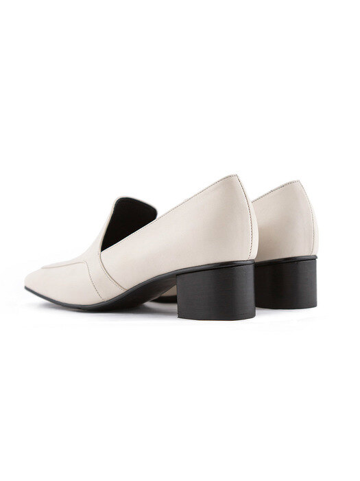 Square loafers | Ivory