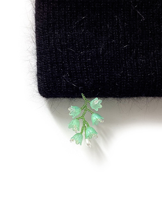 drop Green Flower Beads Beanie [Angora Black]