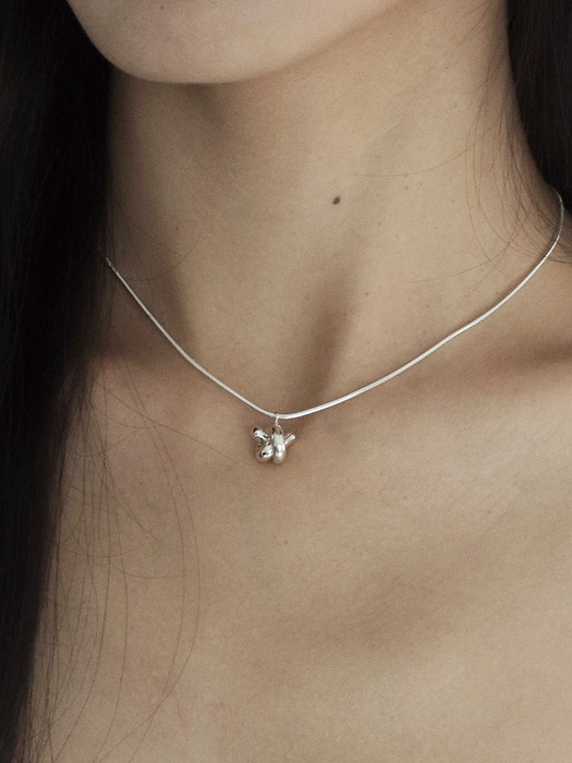 mini knot necklace