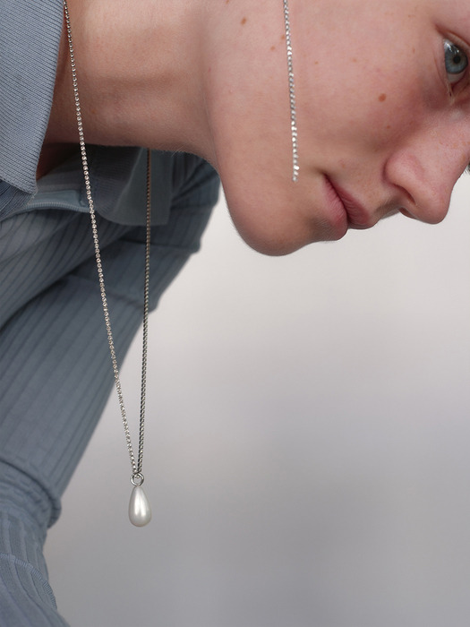 Teardrop Pearl Pendant Necklace