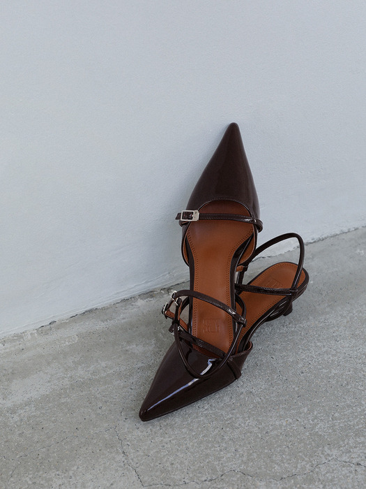 KIIV Enamel Buckle Strap Pumps (2color)