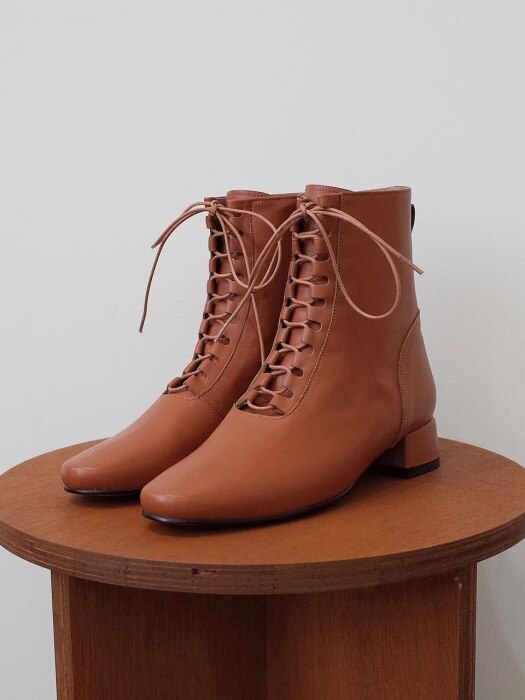 all basic lace up boots red brown