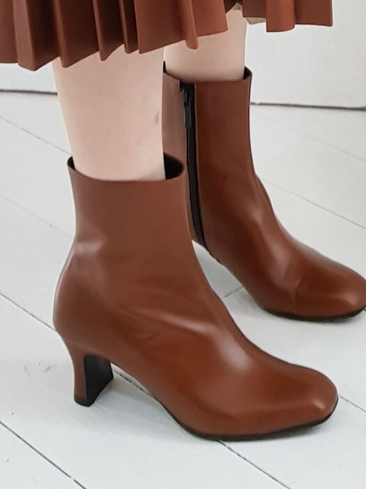 Slim Ankle Boots - BR