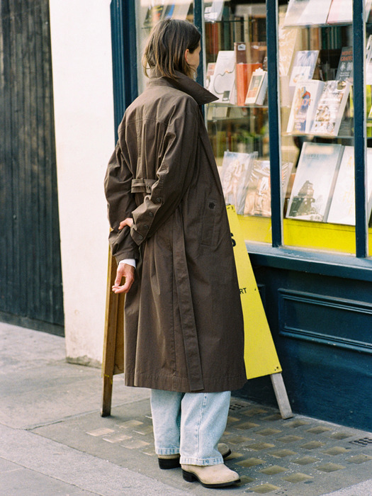 [FRONTROW X LOW CLASSIC] Curved Sleeve Trench Coat