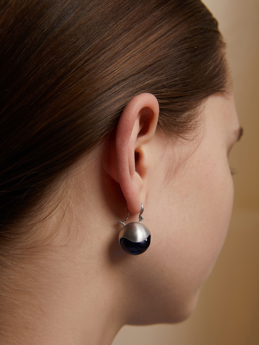 Rippling Water-ball Earrings 16mm (blue)