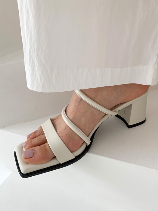 Mrc068 Curve Sandal (Ivory)