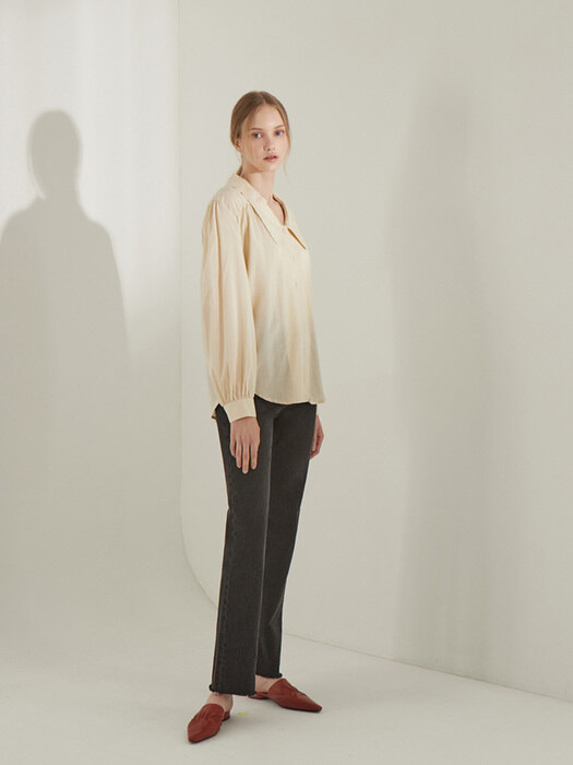 planet-10 roll collar blouse_beige