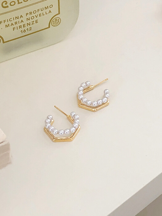 hexagon line pearl earrings