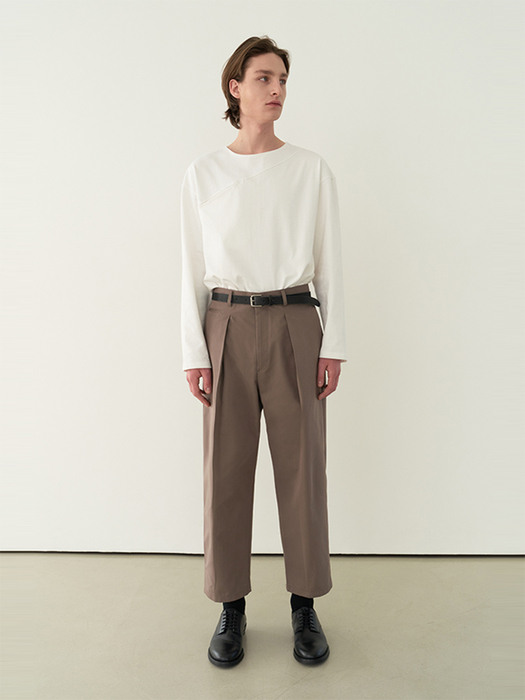 tuck curved chino pants (ash brown)