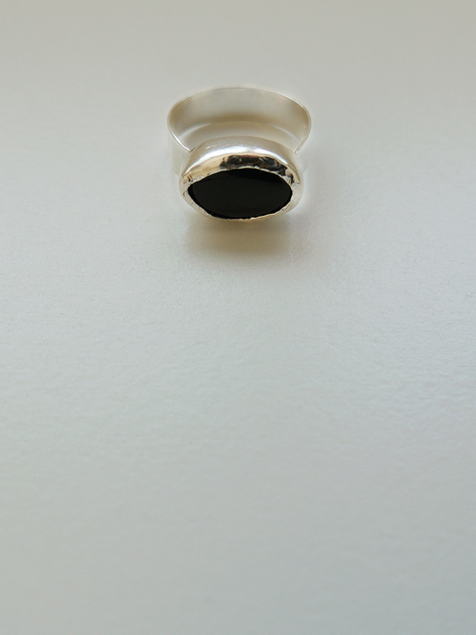 ET black ring