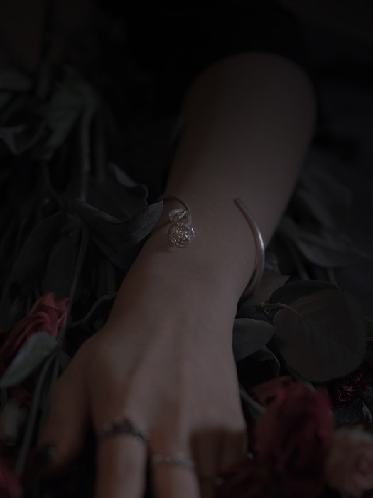 Flower breeze. rose. bracelet 02