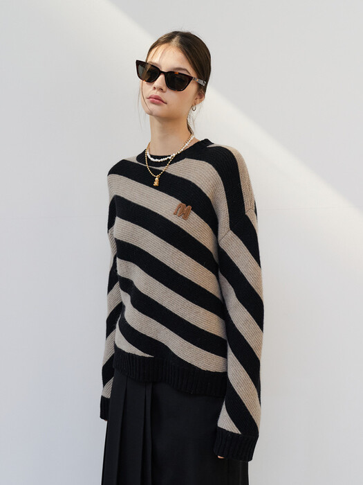 21 Winter_ Black Diagonal Stripe Sweater