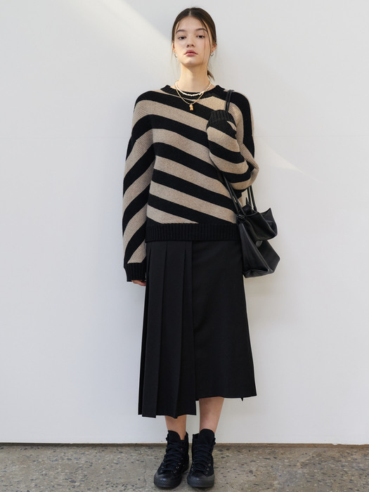 21 Winter_ Black Diagonal Stripe Sweater