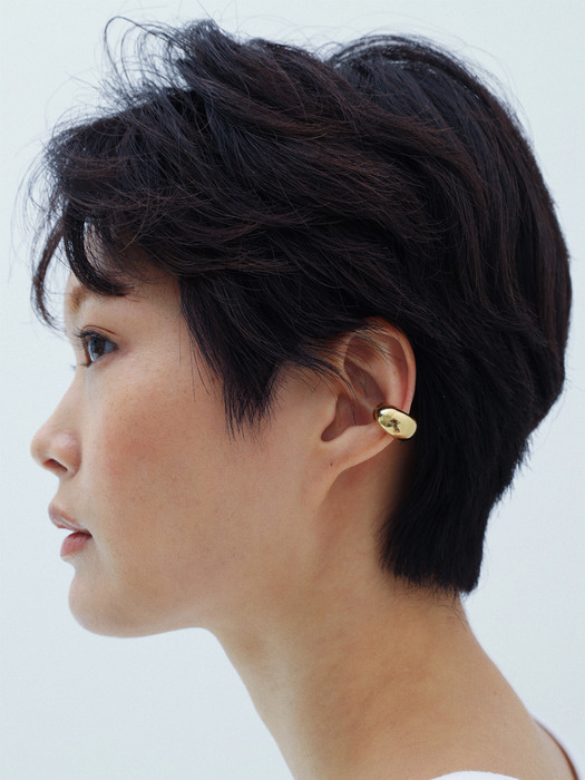 Gold moon earcuff