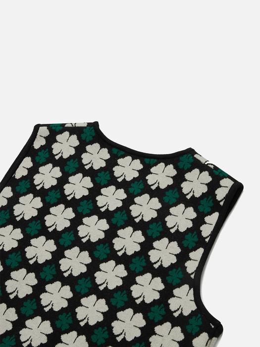 KBP_Lucky Clover Short Knit Vest