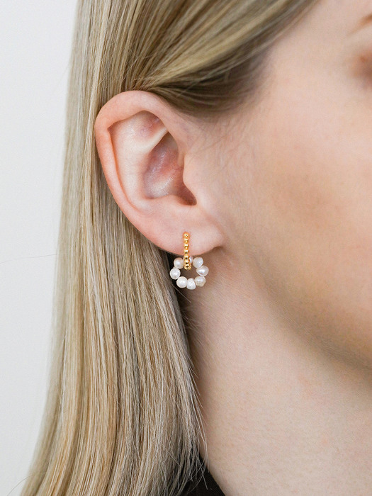 pearl flower hook earring E050