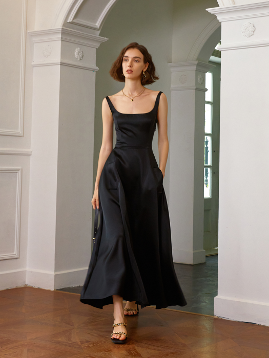 YY side zip-up black sleeveless dress