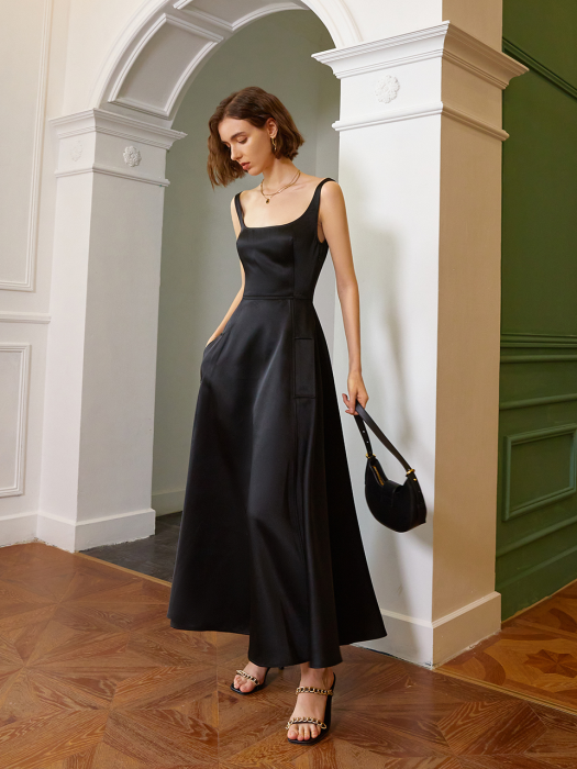 YY side zip-up black sleeveless dress