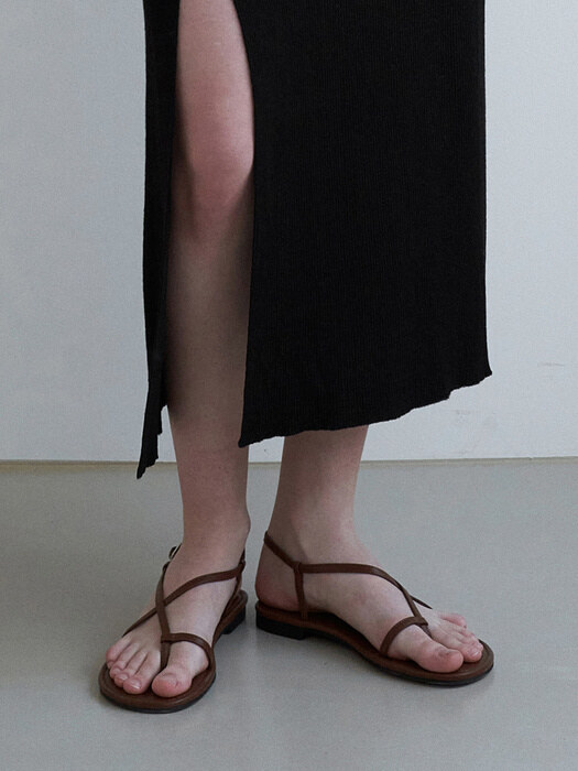 Basic strap sandal - brown