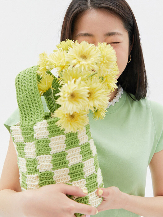 CHECKERBOARD CYLINDER BAG (OLIVE)