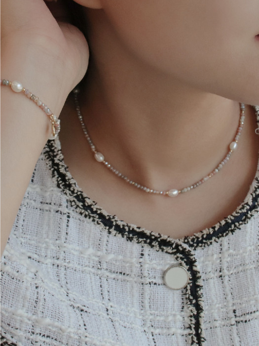 Maple Bead Pearl Necklace