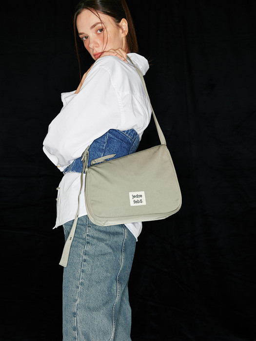 Slant medium shoulder bag_khaki