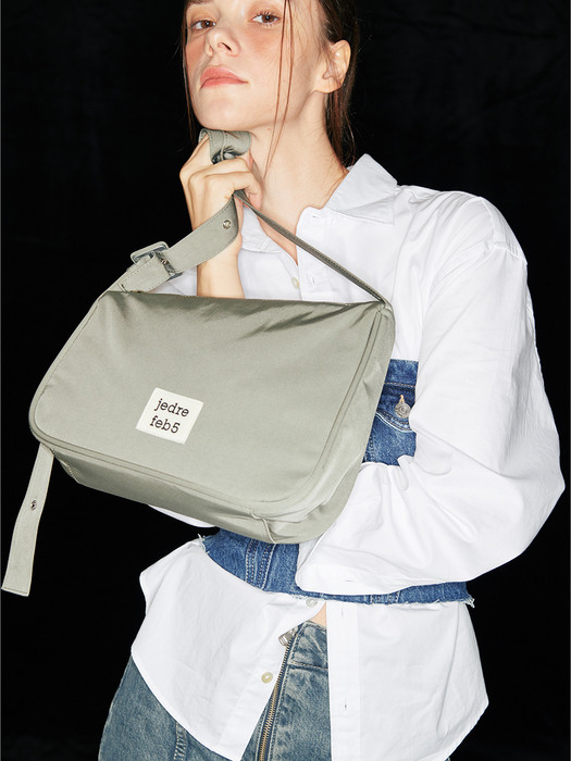 Slant medium shoulder bag_khaki