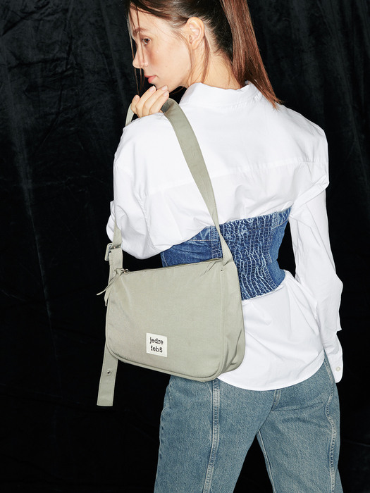 Slant medium shoulder bag_khaki