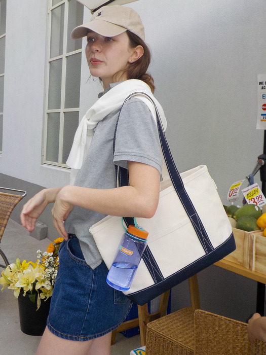 Classic Tote (M) Navy