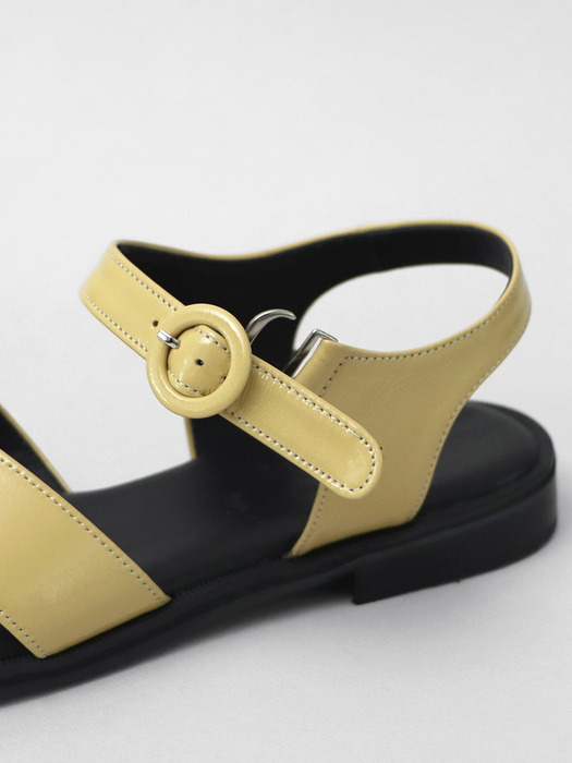 Shiny Leather Crossover Sandals . Burtter