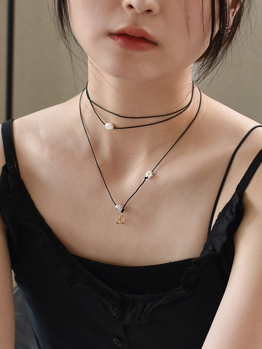 & color string necklace (black/silver)