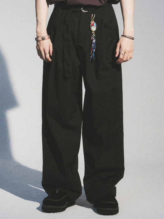 MATIX RELAXED BELTED PANTS_BK