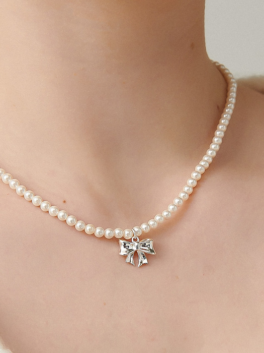 Pretty Ribbon Pearl Silver Necklace In491 [Silver]