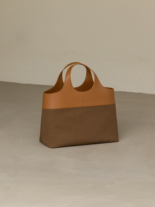 Italy Leather mixed Canvas Round Handle Tote Bag_ Khaki